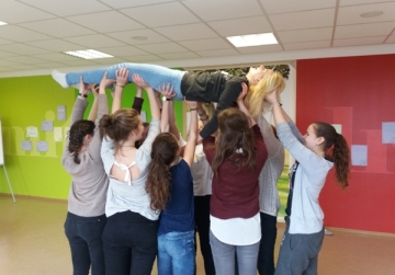Gruppenaktivität von Schülern der Don Bosco Schulen in Vöcklabruck
